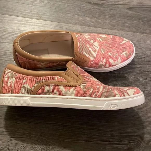 UGG® Tropical Blush Fierce Island Floral Slip-On Sneaker - Women,9/40!NWT - Picture 3 of 8